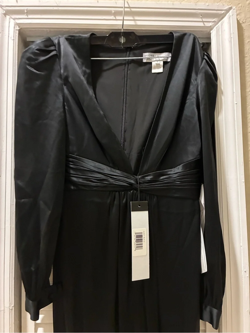 Mac Duggal elegant black